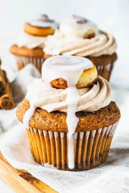 Cinnamon Roll Cupcakes