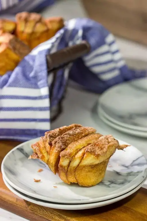 Cinnamon Sugar Dinner Rolls