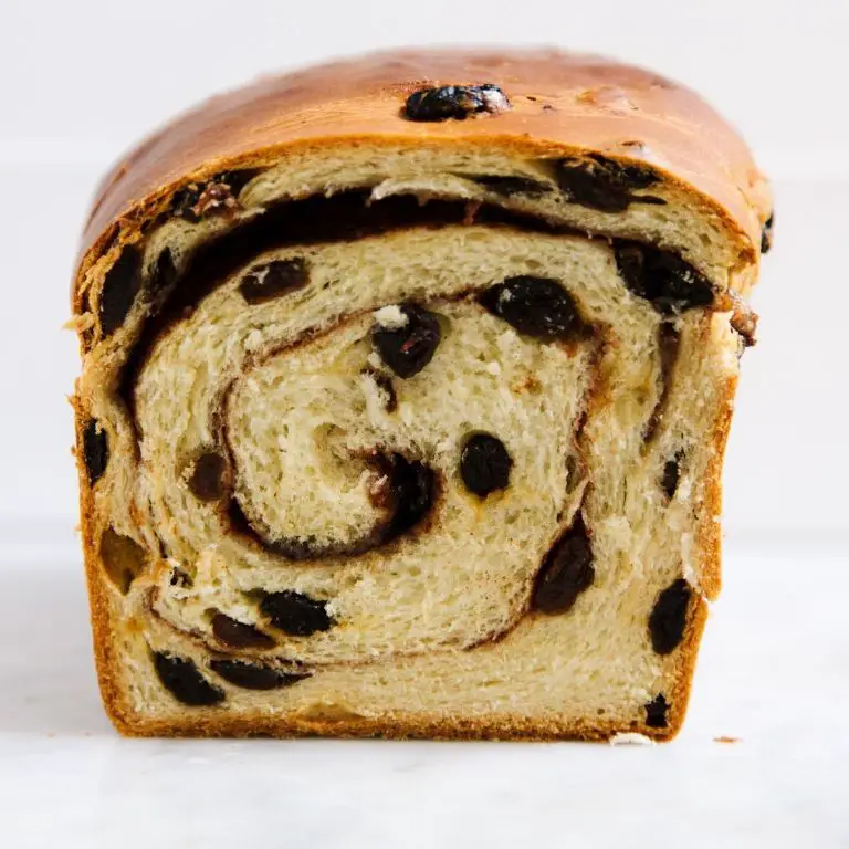 Cinnamon raisin swirl bread