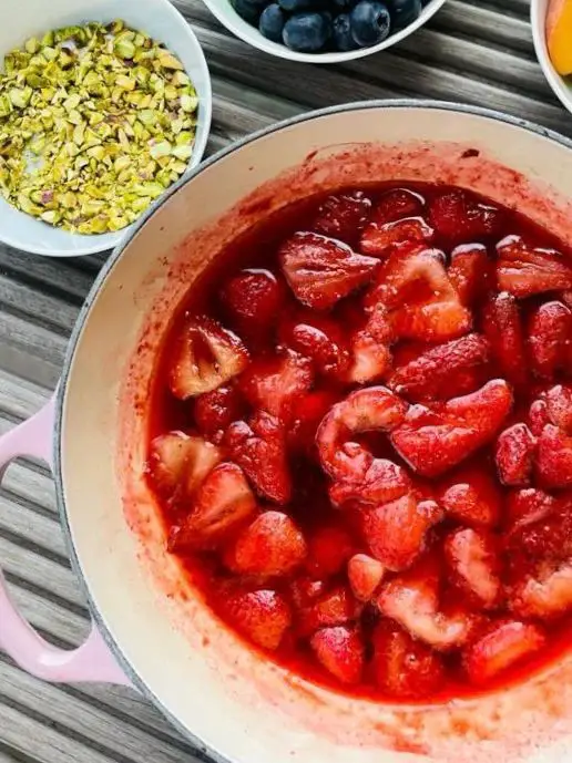 Cinnamon-Spiced Strawberry Topping