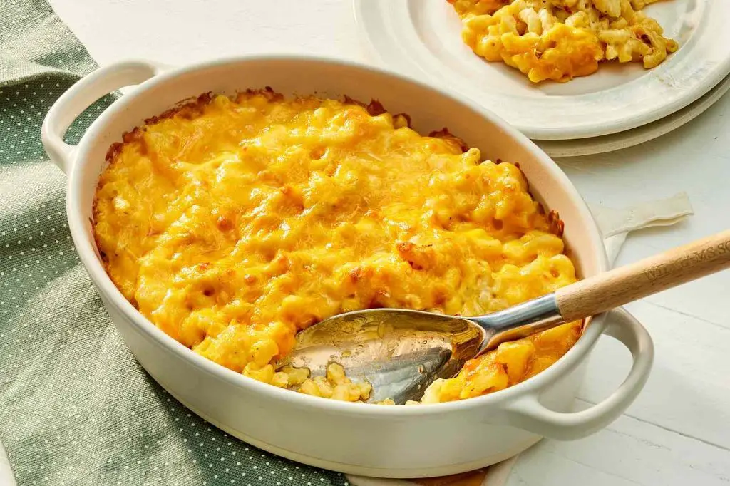 Classic Baked Mac and Cheese