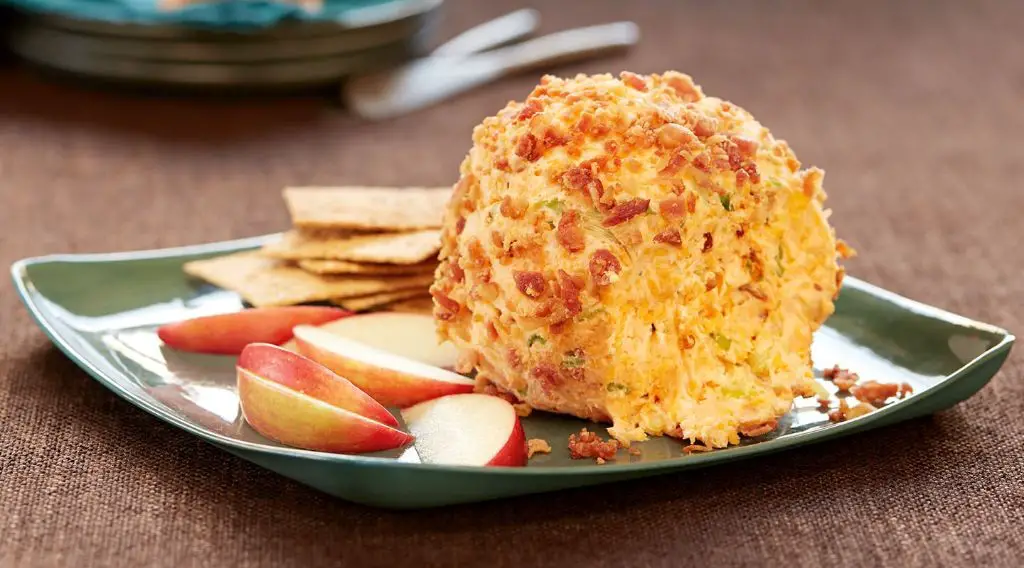 Classic Cheddar Bacon Cheese Balls