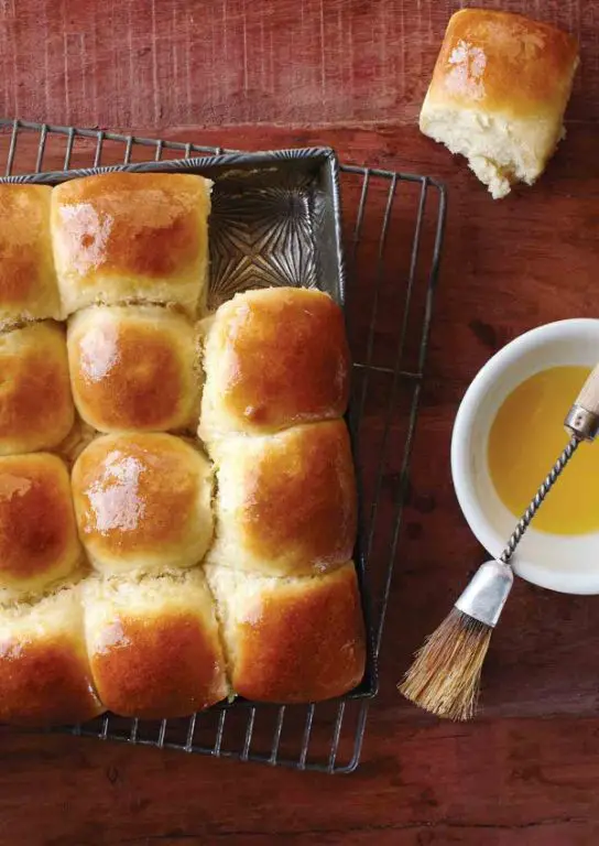 Classic Dinner Rolls with Butter