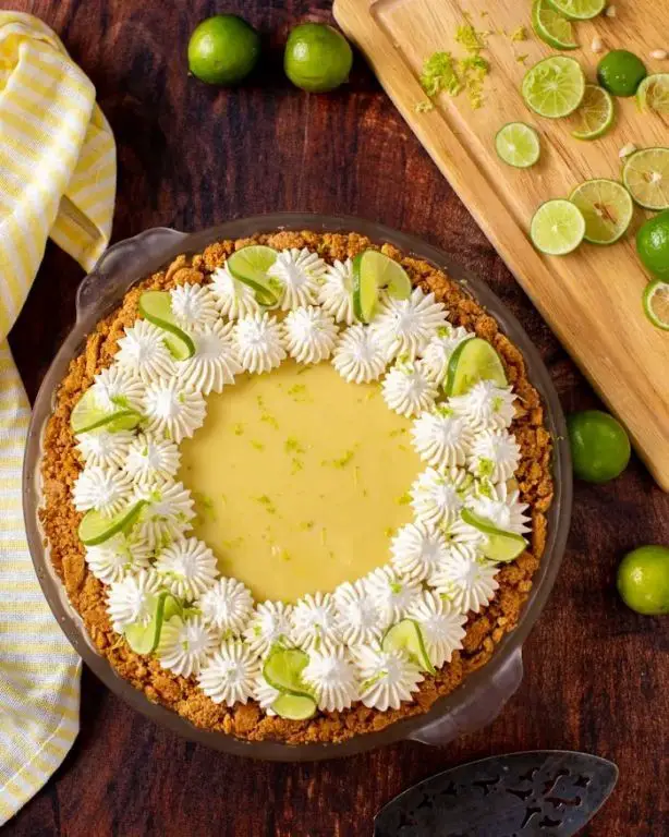 Classic Graham Cracker Crust Key Lime Pie