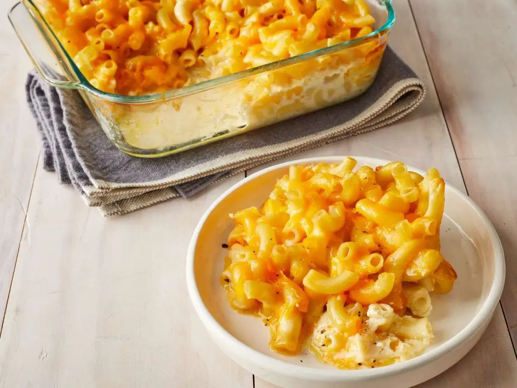 Classic Macaroni and Cheese Bake