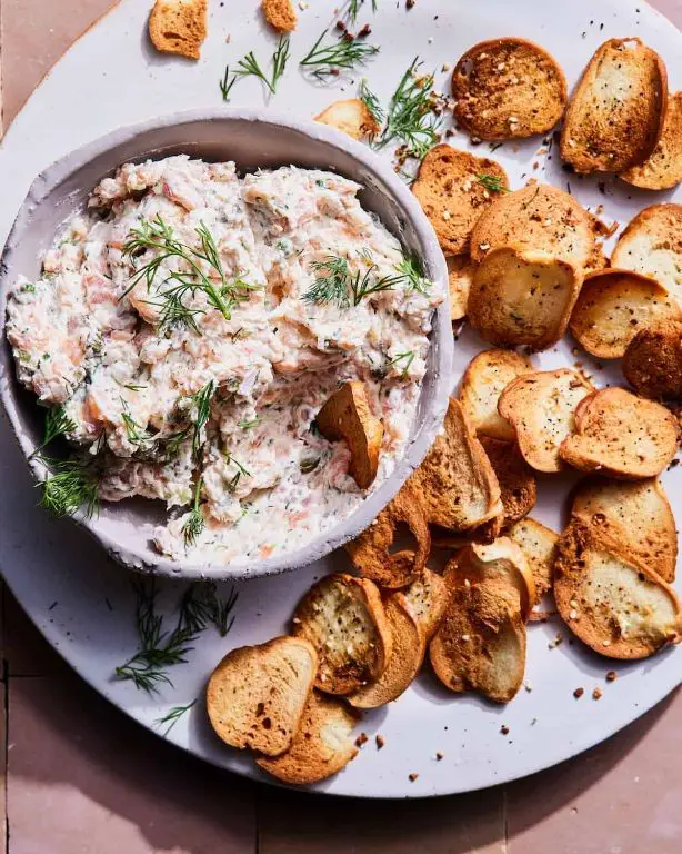 Classic Smoked Salmon and Cream Cheese Dip