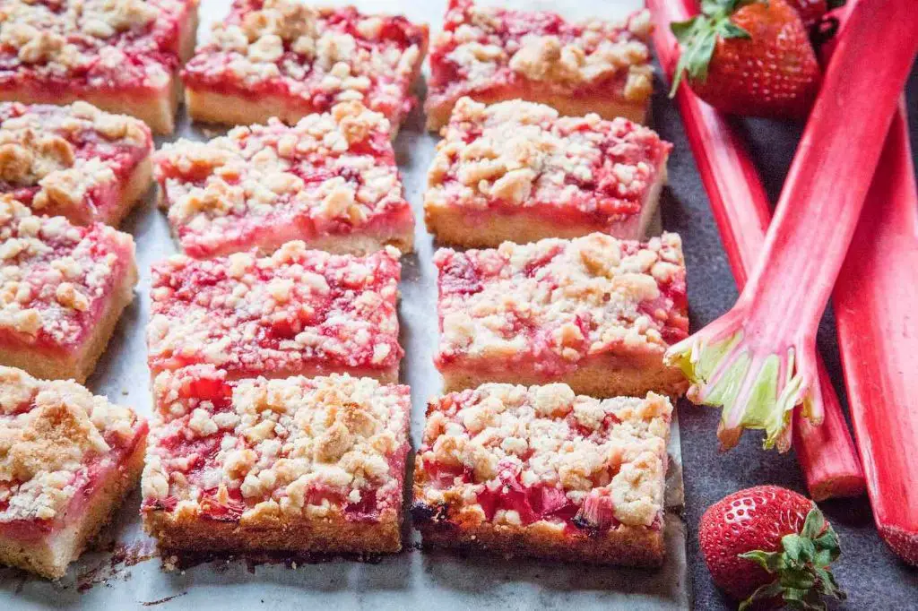 Classic Strawberry Rhubarb Bars