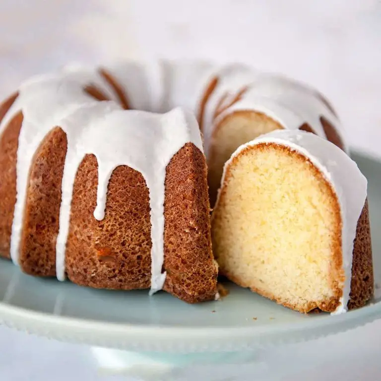 Classic Vanilla Bundt Cake Glaze