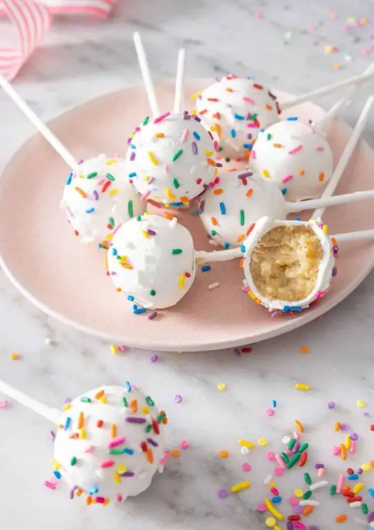 Classic Vanilla Cake Pops