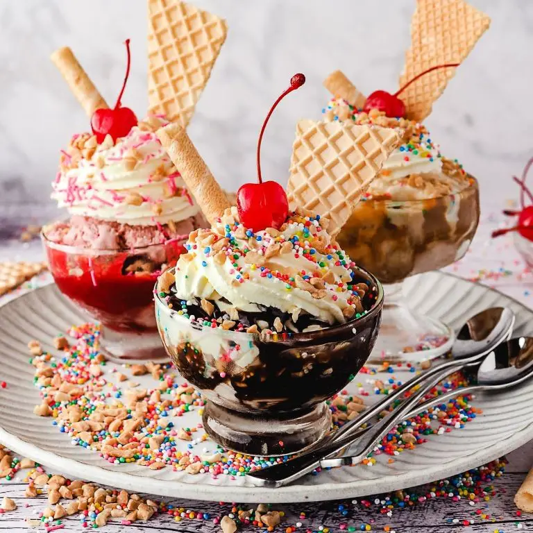 Classic Vanilla Ice Cream Sundae
