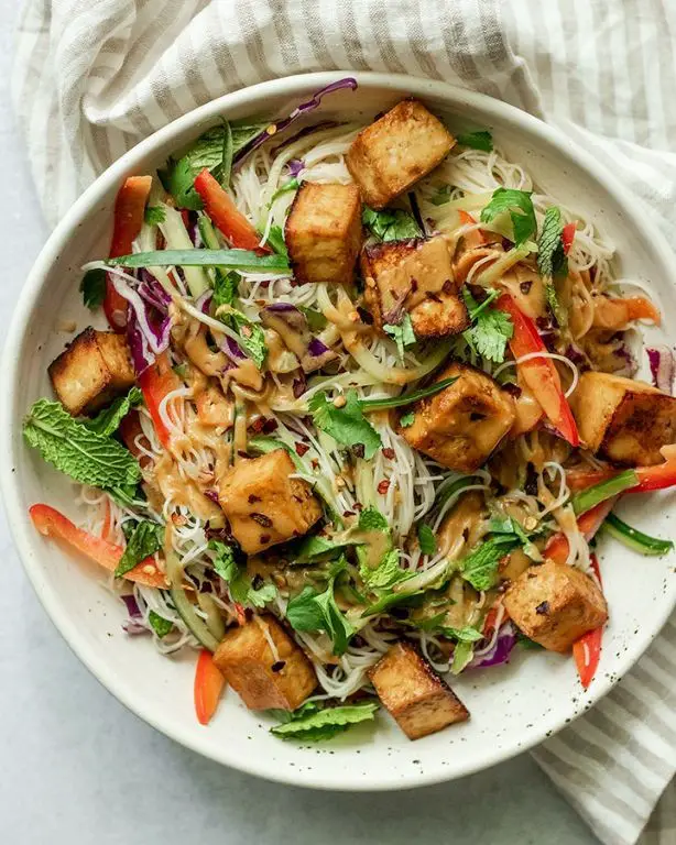 Cold Vietnamese Noodle Salad with Peanut Dressing