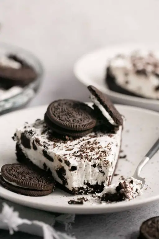 Cookies and Cream Cool Whip Pie