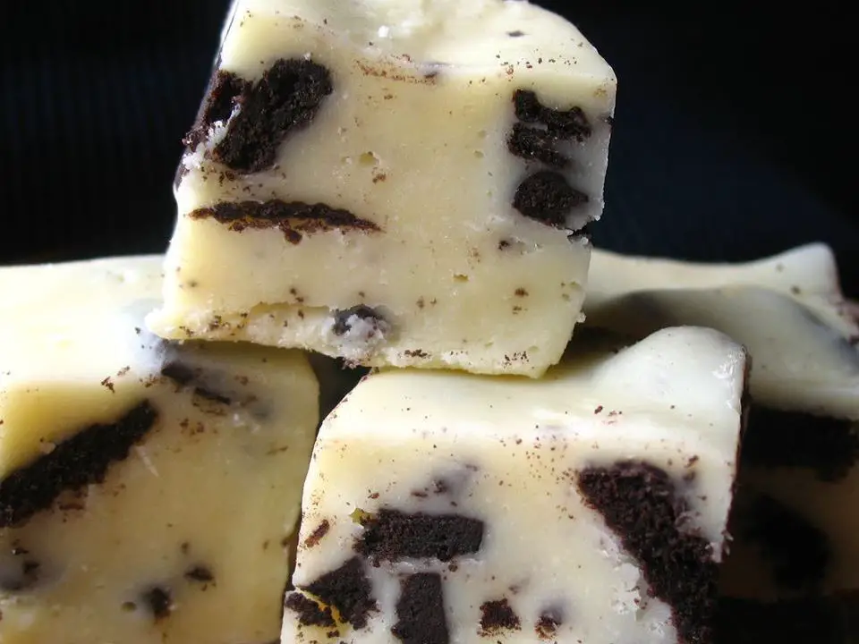 Cookies and Cream Fudge with Condensed Milk