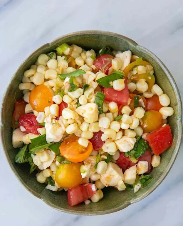 Corn Salad with Cherry Tomatoes and Mozzarella