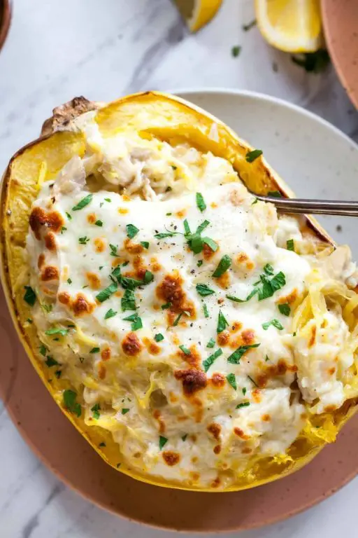 Creamy Alfredo Spaghetti Squash
