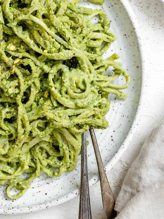 Creamy Avocado Pesto Spaghetti