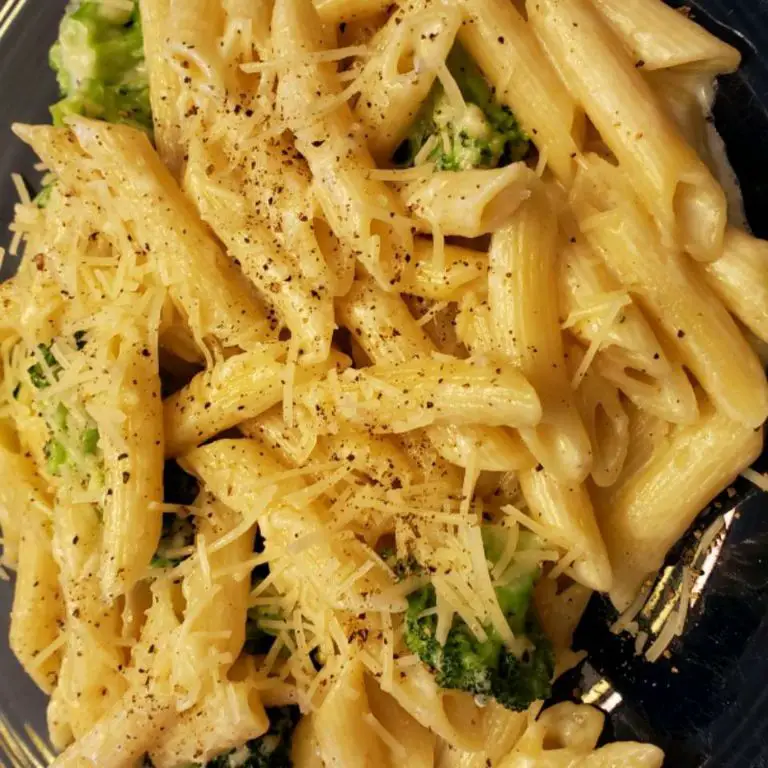 Creamy Baked Mostaccioli Alfredo