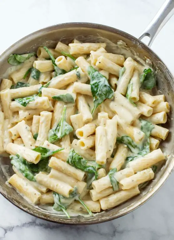 Creamy Buttered Noodles with Spinach