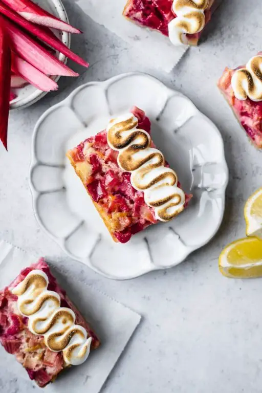 Creamy Lemon Rhubarb Bars
