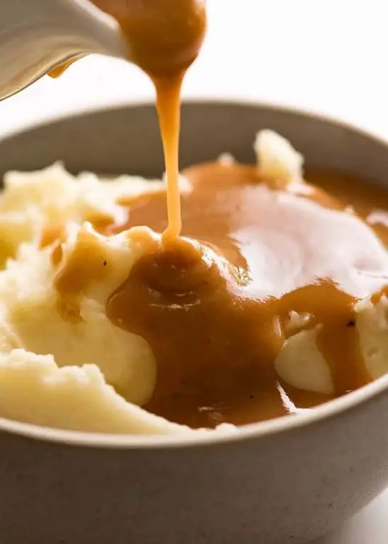 Creamy Mashed Potatoes with Gravy