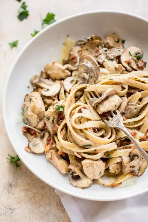 Creamy Mushroom Chicken Linguine