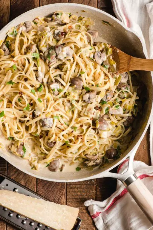 Creamy Mushroom and Leek Pasta
