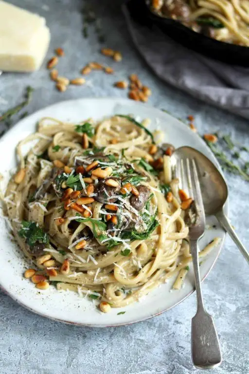 Creamy Spinach and Mushroom Pasta
