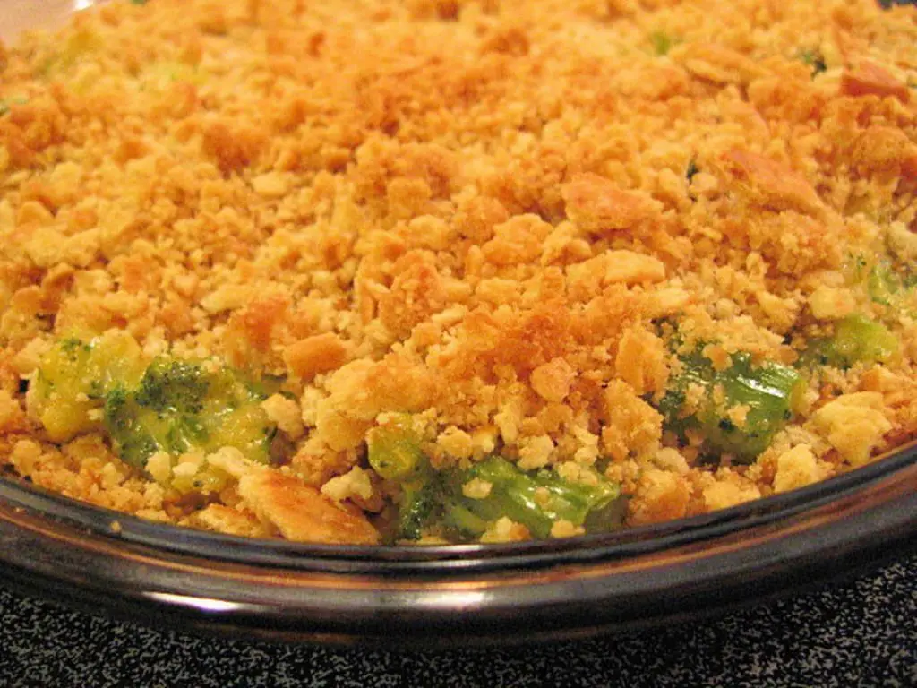 Creamy Velveeta Broccoli Casserole