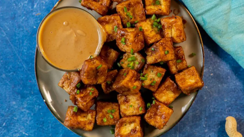 Crispy Tofu Bites with Spicy Peanut Sauce