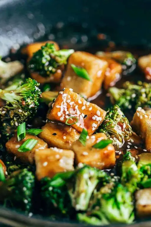 Crispy Tofu and Broccoli Stir-Fry