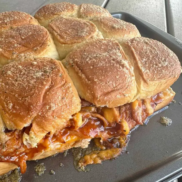 Crockpot BBQ Pulled Chicken Sliders