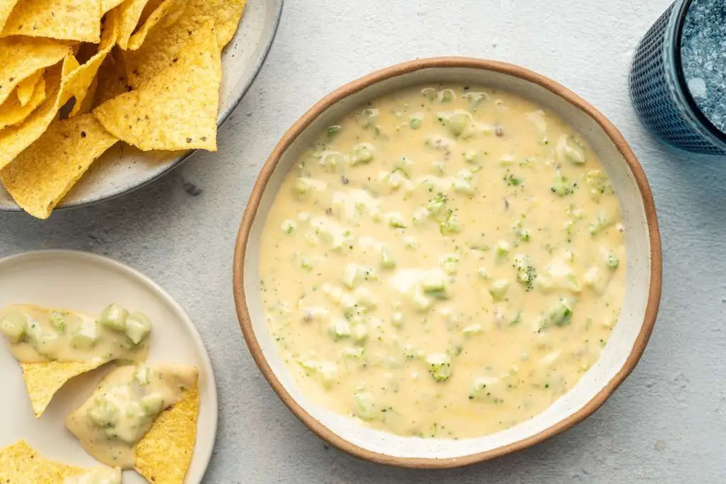 Crockpot Cheesy Broccoli Dip