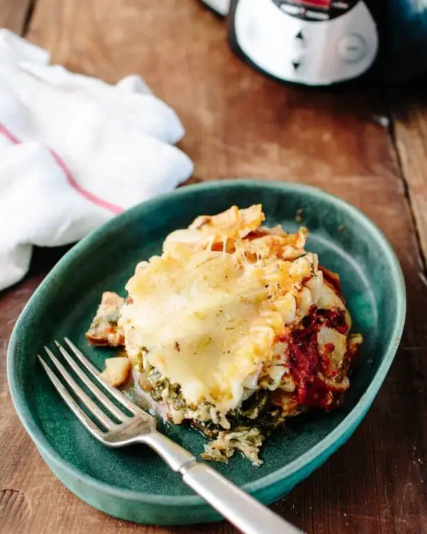 Crockpot Sausage and Spinach Lasagna