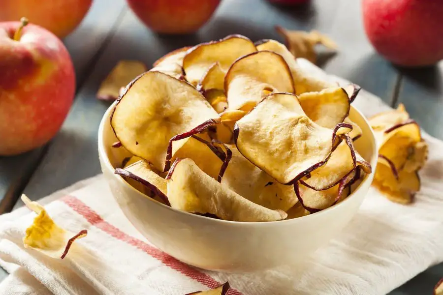 Crunchy Freeze-Dried Apple Chips