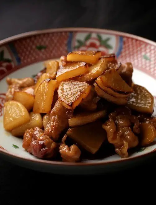 Daikon and Pork Stir-Fry
