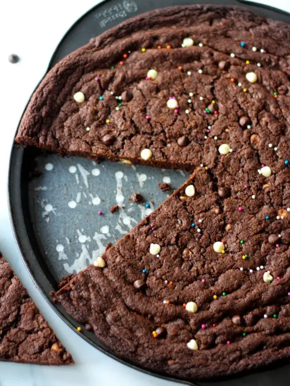 Double Chocolate Cookie Pizza