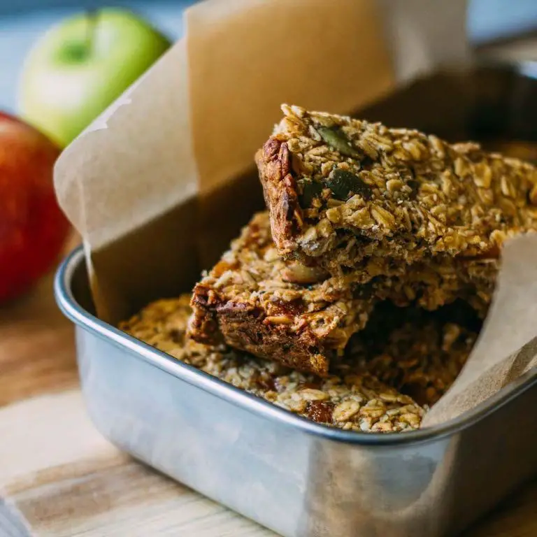 Dried Mango and Cashew Granola Bars