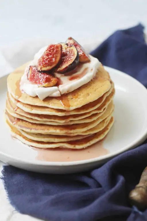 Easy Fig and Maple Syrup Pancakes