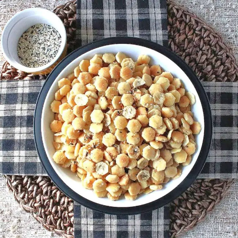 Everything Bagel Seasoned Oyster Crackers