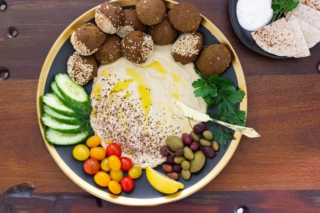 Falafel with Garlic Yogurt Sauce