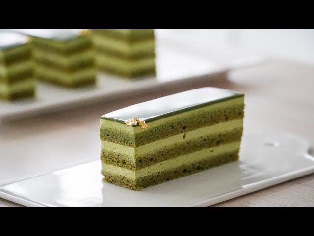 Flourless Matcha Green Tea Cake