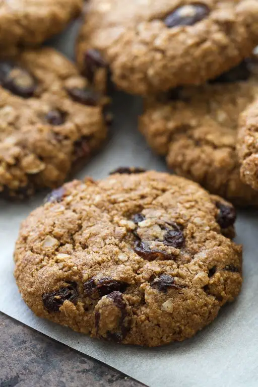 Flourless Oatmeal Raisin Cookies