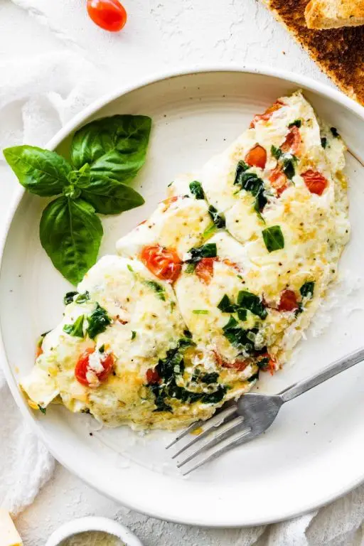 Fluffy Egg White Omelette with Spinach