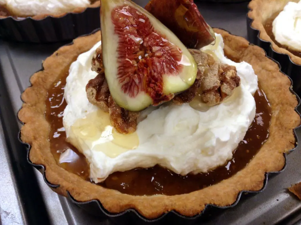 Fresh Fig and Walnut Dessert
