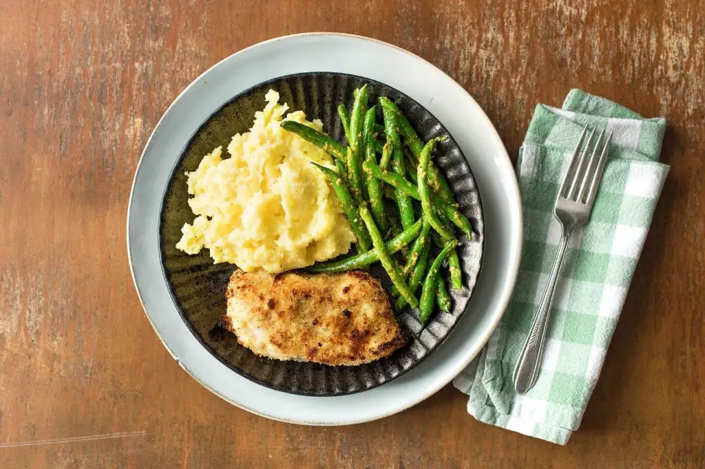 Garlic Butter Chicken Milanese with Mashed Potatoes