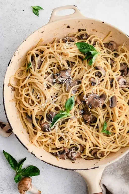Garlic Butter Mushroom Pasta
