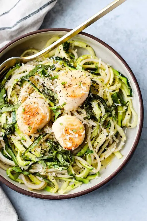 Garlic Butter Scallops with Zucchini Noodles