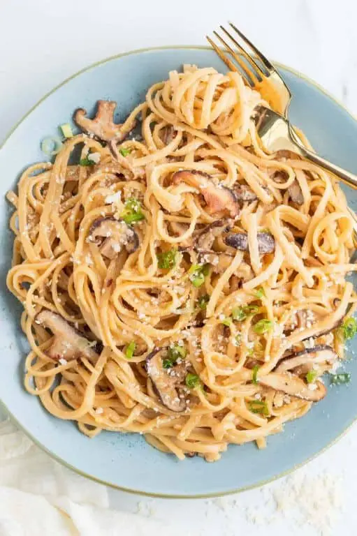 Garlic Butter Shiitake Mushroom Pasta