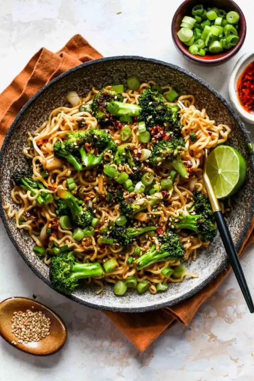Garlic Green Onion Stir-Fried Noodles