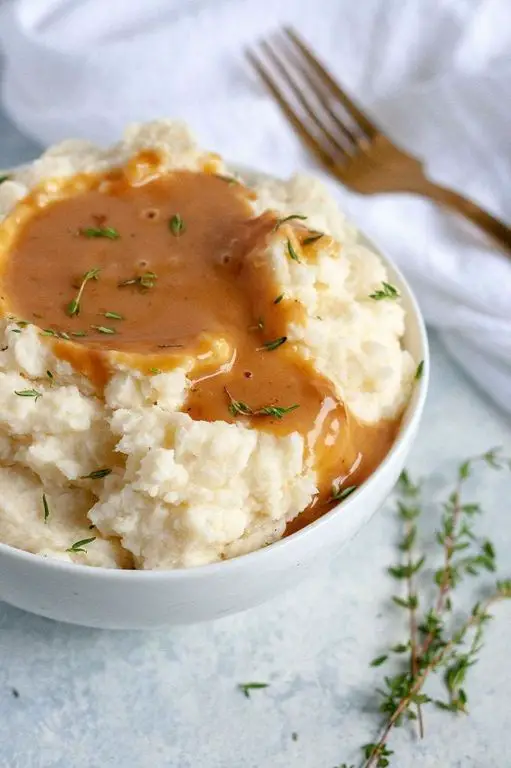 Garlic Mashed Potatoes with Gravy